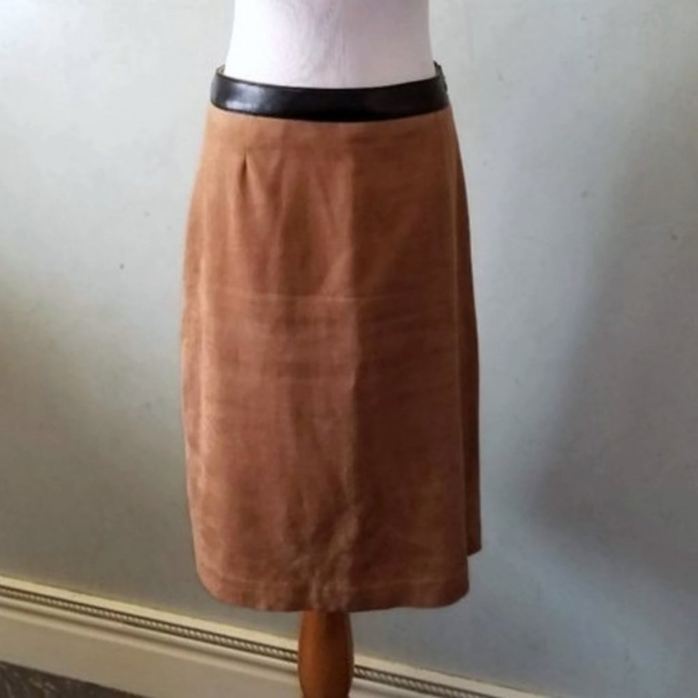 🔴 ON SALE!  Kate Hill suede skirt size 6P (161)